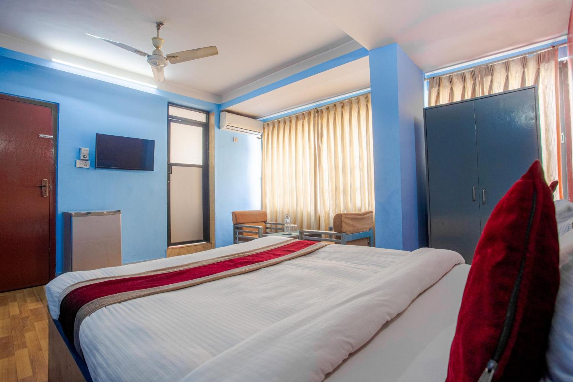 Oyo 808 Hotel Om Ganapati Pvt Ltd Κατμαντού Εξωτερικό φωτογραφία